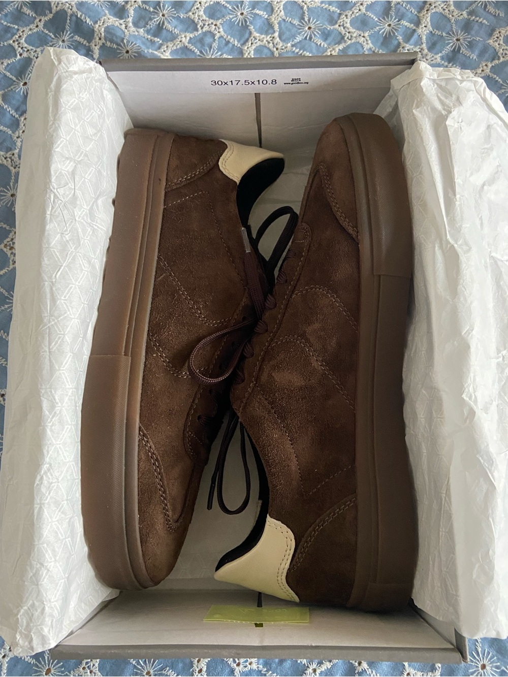 New Woman’s Vagabond Brown Suede Low-Top Sneakers with Cream Heel Accent